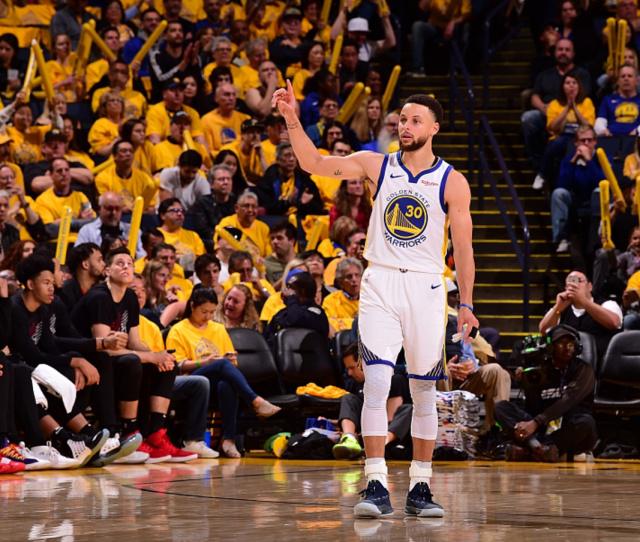 曼依靠近期 曼依靠近期